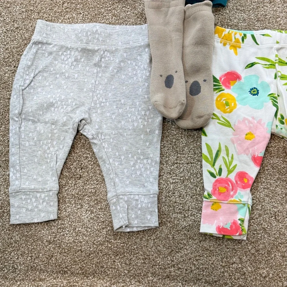 Baby Girl Clothes Bundle 3-6M Old Navy Carters Cat & Jack Leggings Socks Booties
